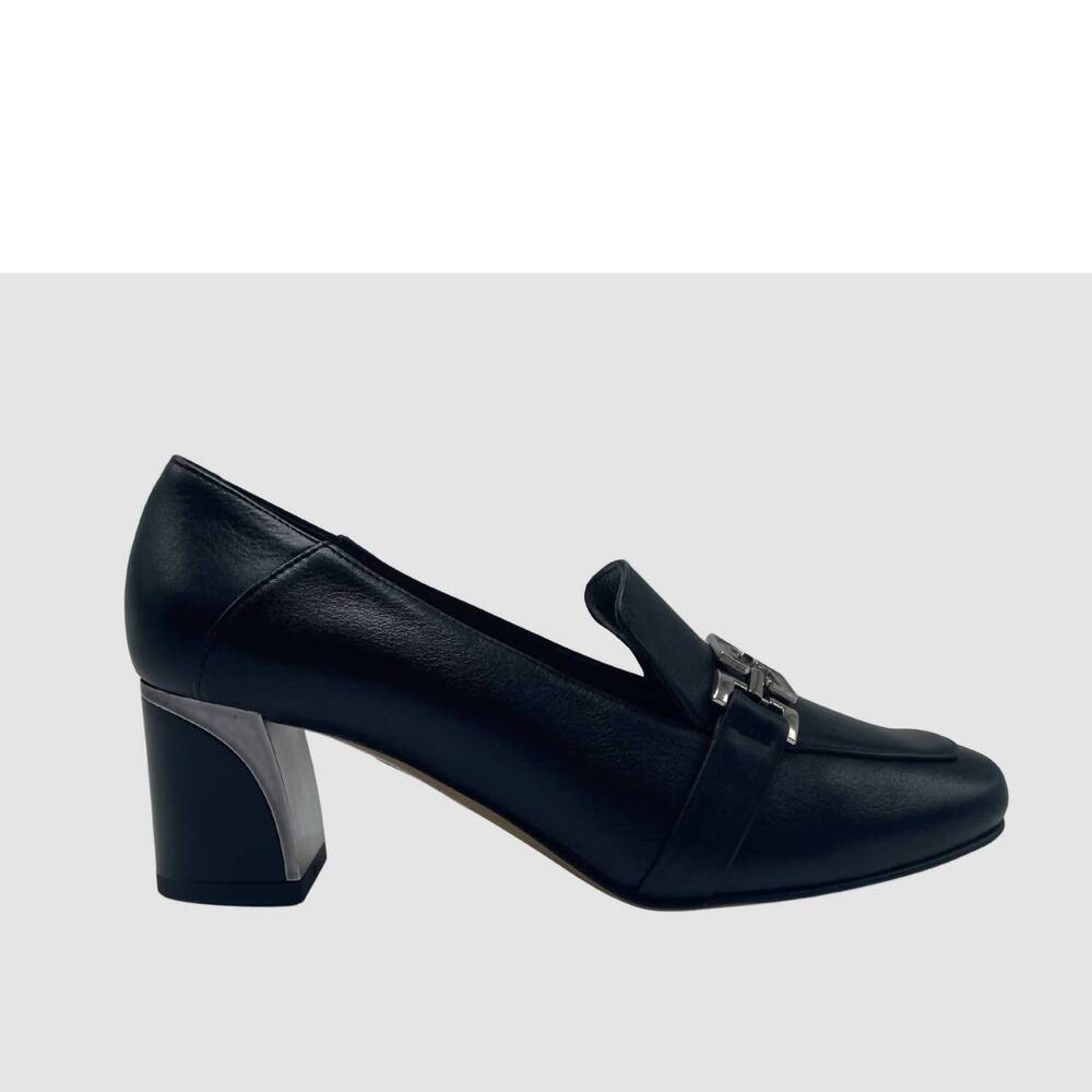 NEW AGA women's mila leather pumps in black